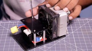 آموزش ساخت چراغ قوه پرقدرت با قطعات ساده