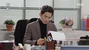 دانلود سریال کره ای who sets the table مردی که میز را میچیند - قسمت 33