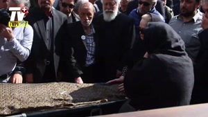 بدرقه باشکوه هنرمندان از پیکر صدای ماندگار ایران که خاموش شد/مراسم تشییع پیکر بهرام زند