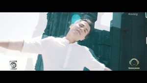 موزیک ویدئوی با من بمان از احمد سعیدی