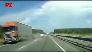 بدترین تصادفات رانندگی را در یک دقیقه ببینید