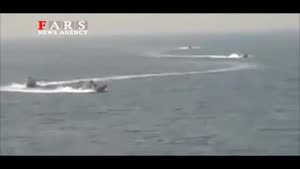 حرکت قایق‌های ایرانی به سمت ناوشکن آمریکایی