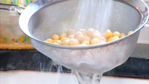 طرز تهیه سالاد تخم مرغ و نخود