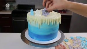 تزیین کیک یخی