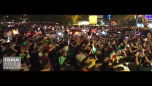 شادی مردم ایران در تساوی با پرتغال  در خیابانها 