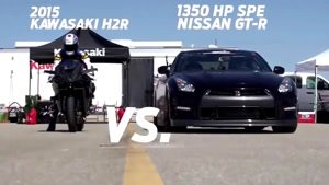 مسابقه موتور کاوازاکی نیجا با بوگاتیKawasaki Ninja H2r vs Bugatti