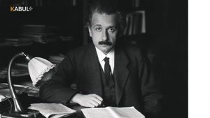 قوانین سخت آلبرت انشتین با همسرانش