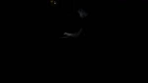 پیانو پر انرژی در تاریکی