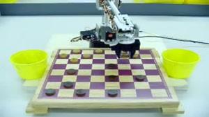 روبات شطرنج باز
