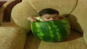 هندوانه خوردن بچه