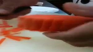 نحوه ی درست کردن گل با هویج برای تزئین سالاد