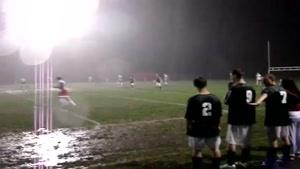 فوتبال در باران شدید