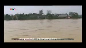 بارش باران سنگين و سيل 100 هزار خانه در ويتنام را به زير آب فرو برد