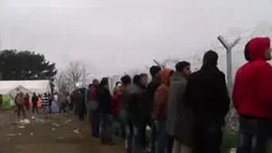 فیلم/تلاشهای مقدونیه برای ممانعت از عبور پناهجویان