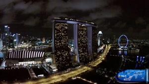 نمایی زیبا از محیط شهری سنگاپور در شب
