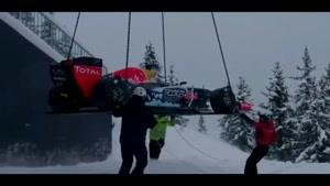 هنر نمایی ماشین فرمول یک در پیست اسکی