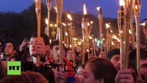 مراسم صدو یکمین سالگرد کشتار ارامنه همراه با آتش زدن پرچم ترکیه