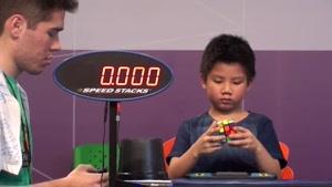 حل مکعب روبیک در 8.76 ثانیه توسط پسر 7 ساله