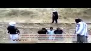 لحظه ی اعدام اسیران که یهویی اسیران،داعشی ها را به گلوله بستند