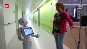 فیلم/ روباتی که در بیمارستان فعالیت می کند