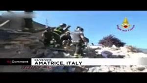 نجات زنده یک سگ از زیر آوار زلزله ایتالیا پس از 9 روز