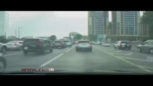 شترمرغ سواری برای دور زدن ترافیک