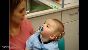 لحظات باور نکردنی عکس العمل یک کودک ناشنوا زمانی که برای اولین بار صدای مادرش را می شنود.