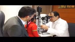 وزیر بهداشت چشمان ستایش را معاینه کرد/فیلم