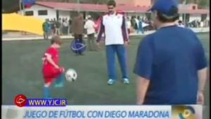 فوتبال بازی کردن مارادونا با نیکلاس مادورو