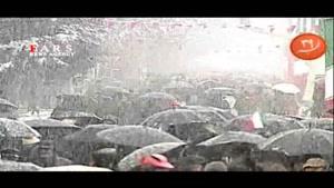 حضور مردم در راهپیمایی 22 بهمن زیر بارش برف و باران
