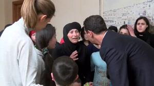 فیلم/دیدار بشار اسد با زنان و کودکان آزاد شده از دست تروریستها