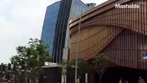 ساختمان تئاتری در شانگهای با نمایی از بامبو