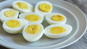 فواید خوردن تخم مرغ آب پز در وعده صبحانه