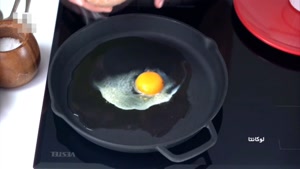 طرز تهیه تست تخم مرغ و آووکادو با سبزیجات