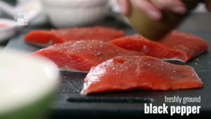 طرز تهیه ماهی سالمون با کنجد پخته شده