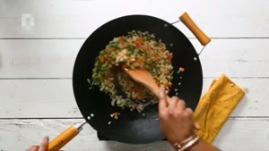 طرز تهیه رول مرغ با برنج و سبزیجات