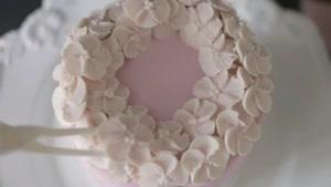 تزیین کیک با شکوفه های گیلاس