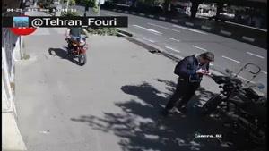 سرقت تلفن‌همراه در خیابان کریمخان تهران! 
