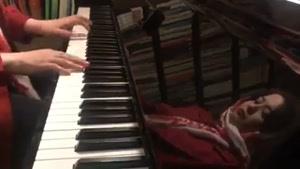 نماشا - پیانو زدن مهراوه شریفی نیا در روز تولدش