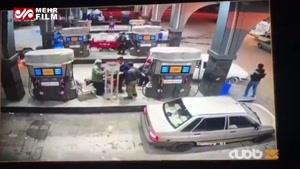 نماشا - سرقت آسان یک دزد از ماشین در پمپ بنزین