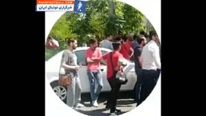 تجمع هواداران خشمگین از جدایی برانکو مقابل باشگاه پرسپولیس