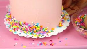 آموزش تزیین کیک با تولد با شکلات سنگی