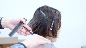 فیلم  آموزش گام به گام کوتاه کردن مو  زنانه + آرامیس مد
