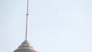 سیزن جدید گیم آوترونز در تهران اژدها روی برج میلاد