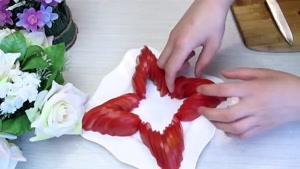 زیباترین روش خرد کردن خیار و گوجه