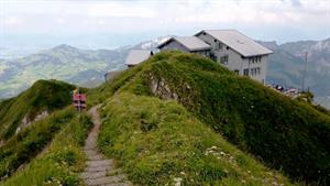 رشته کوه آرام و فوق العاده زیبای اپنزل در سوئیس