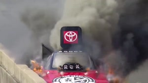 آتش گرفتن خودرو در مسابقه شتاب 