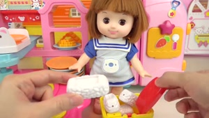 عروسک بازی کودکانه با موضوع غذای کودک