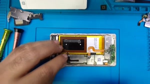 طریقه باز کردن و تعویض Huawei P8 Lite - LCD
