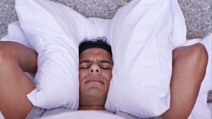 زیاد عرق کردن در خواب نشانه چیست؟